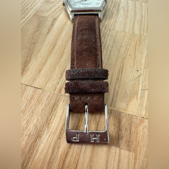 Vintage hush Puppies barrel shaped silver tone brown leather watch NEW BATTERY - Picture 5 of 11